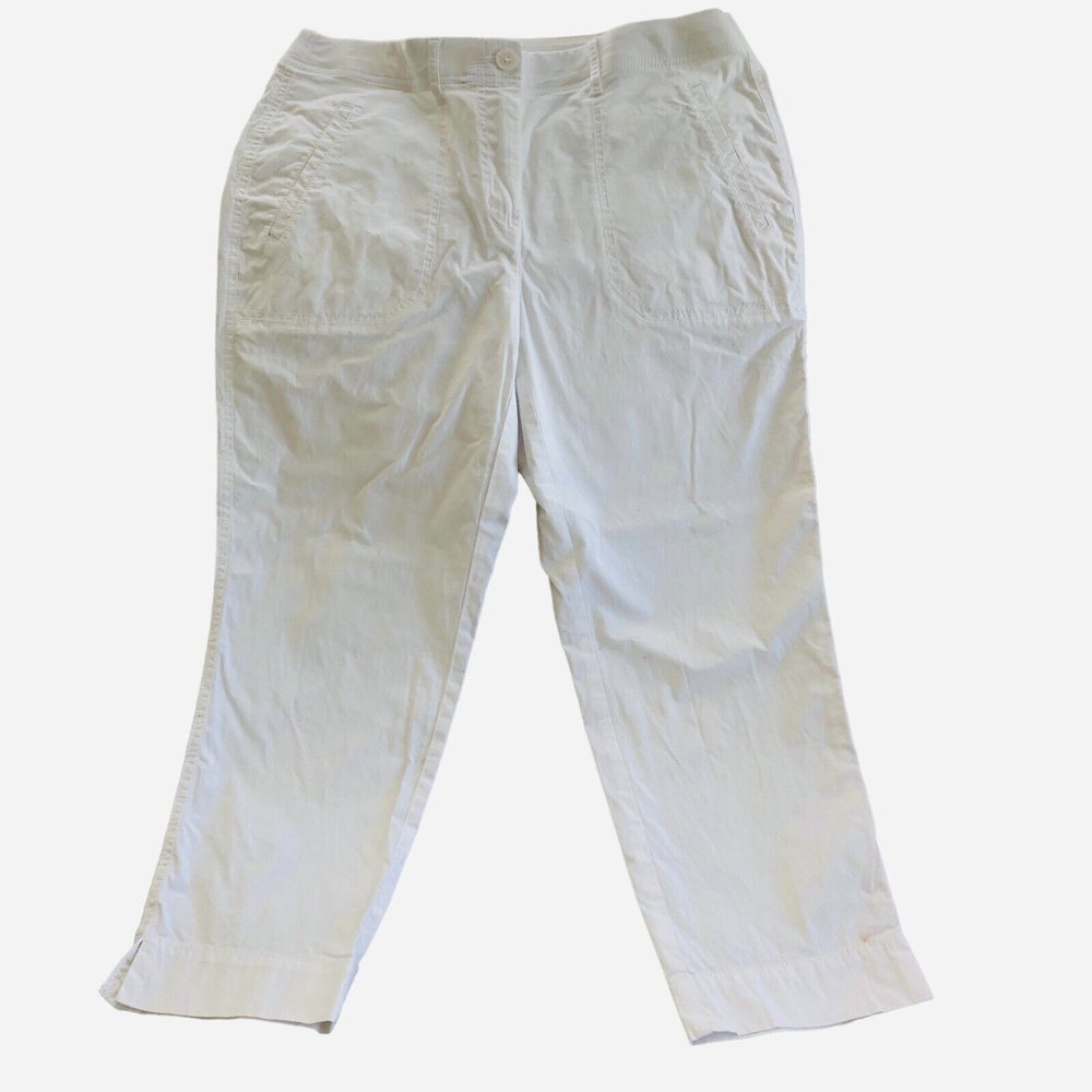 Chico's Women O White Cotton Cropped Zippered Front With Front and Back Pockets
